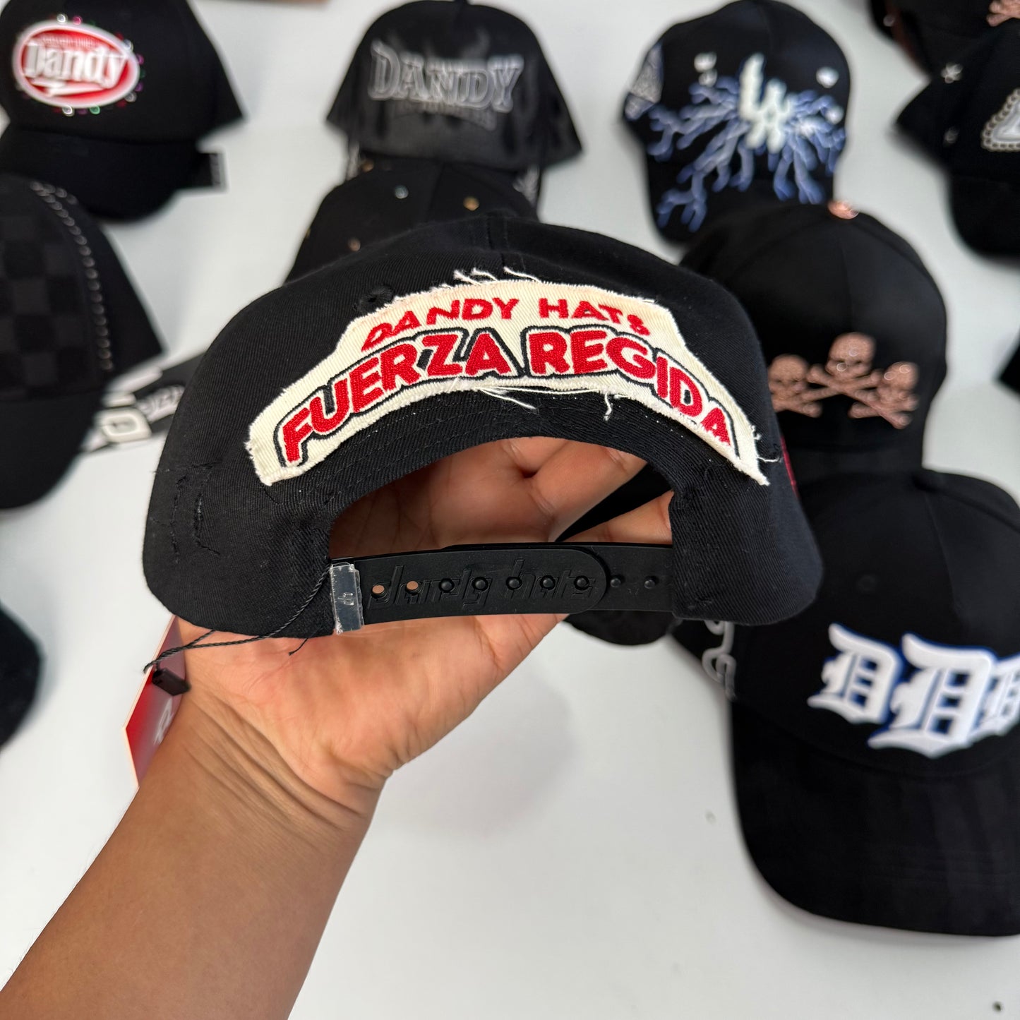 Dandy Hats x Fuerza regida Distressed