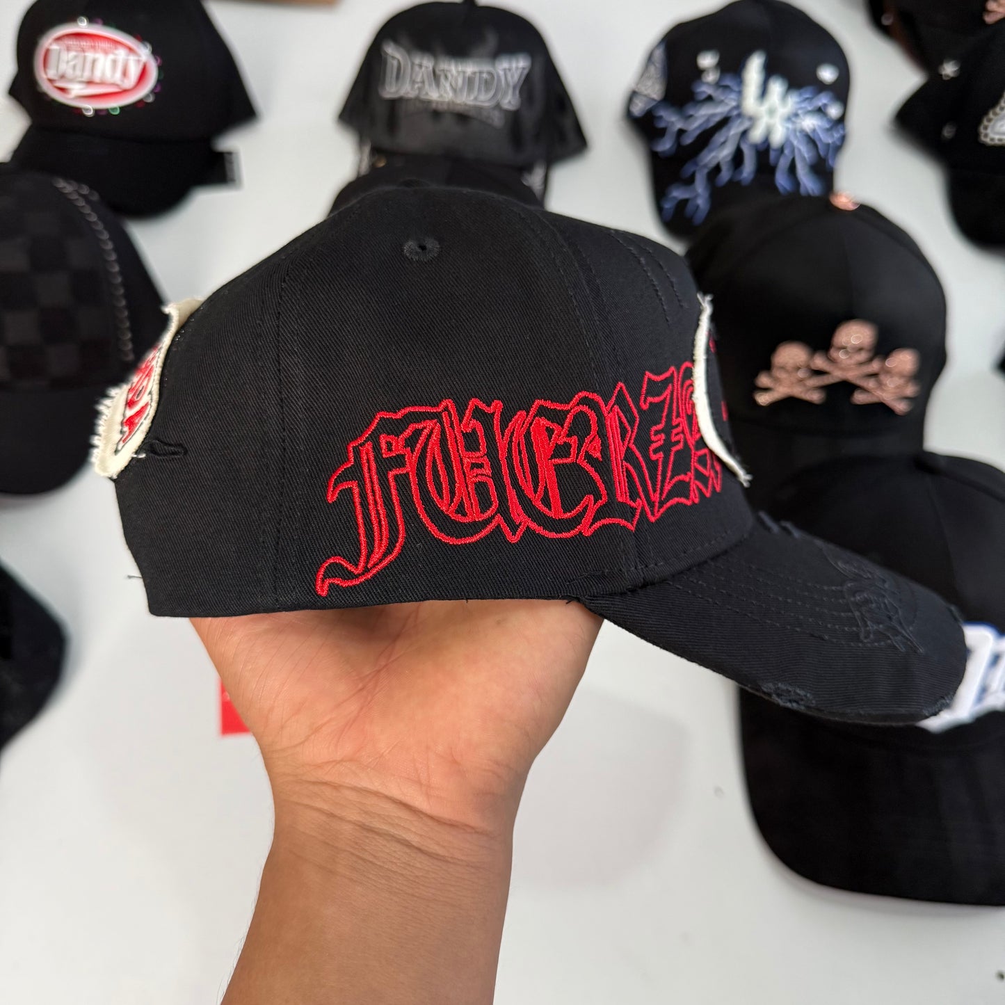 Dandy Hats x Fuerza regida Distressed