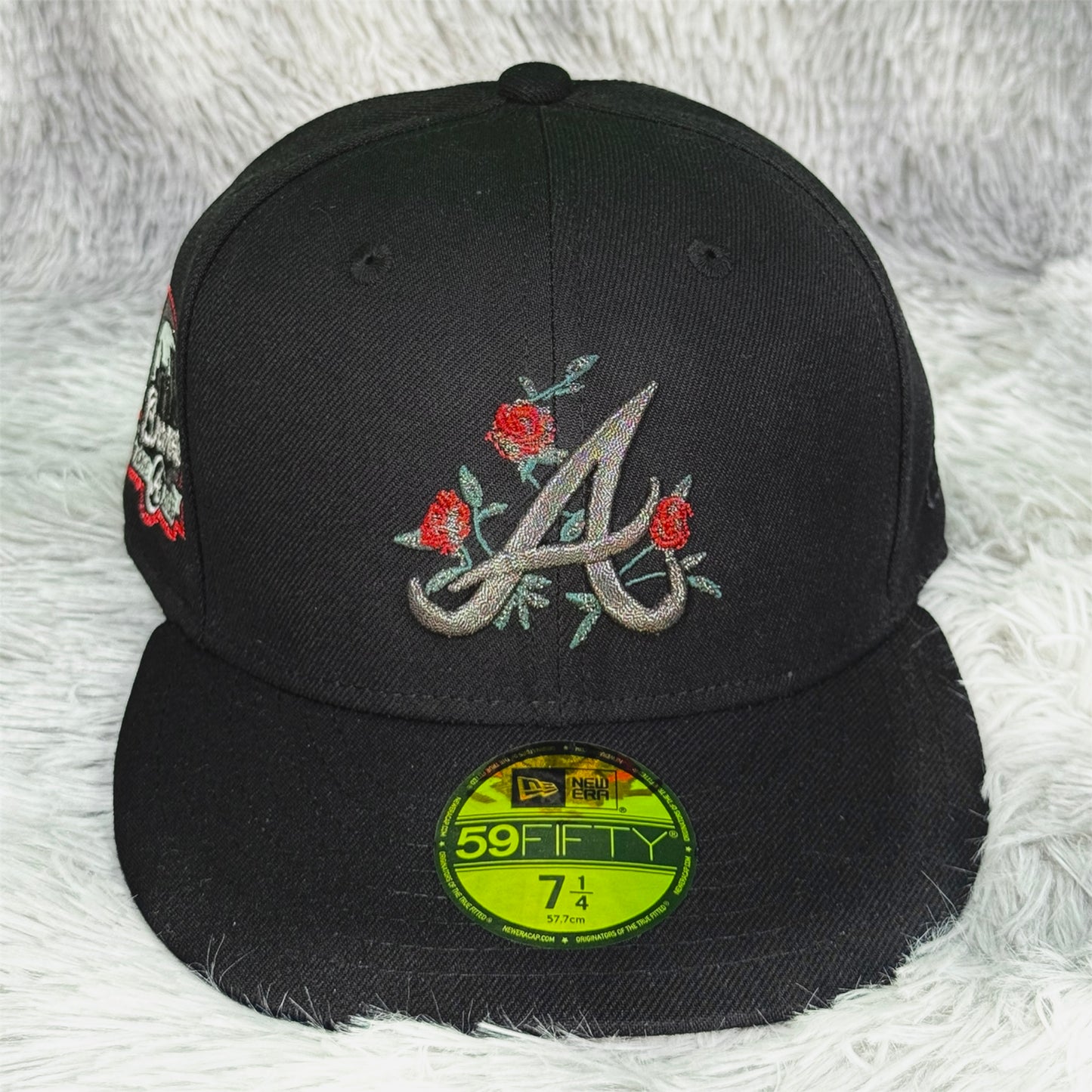 Atlanta negra con rosas